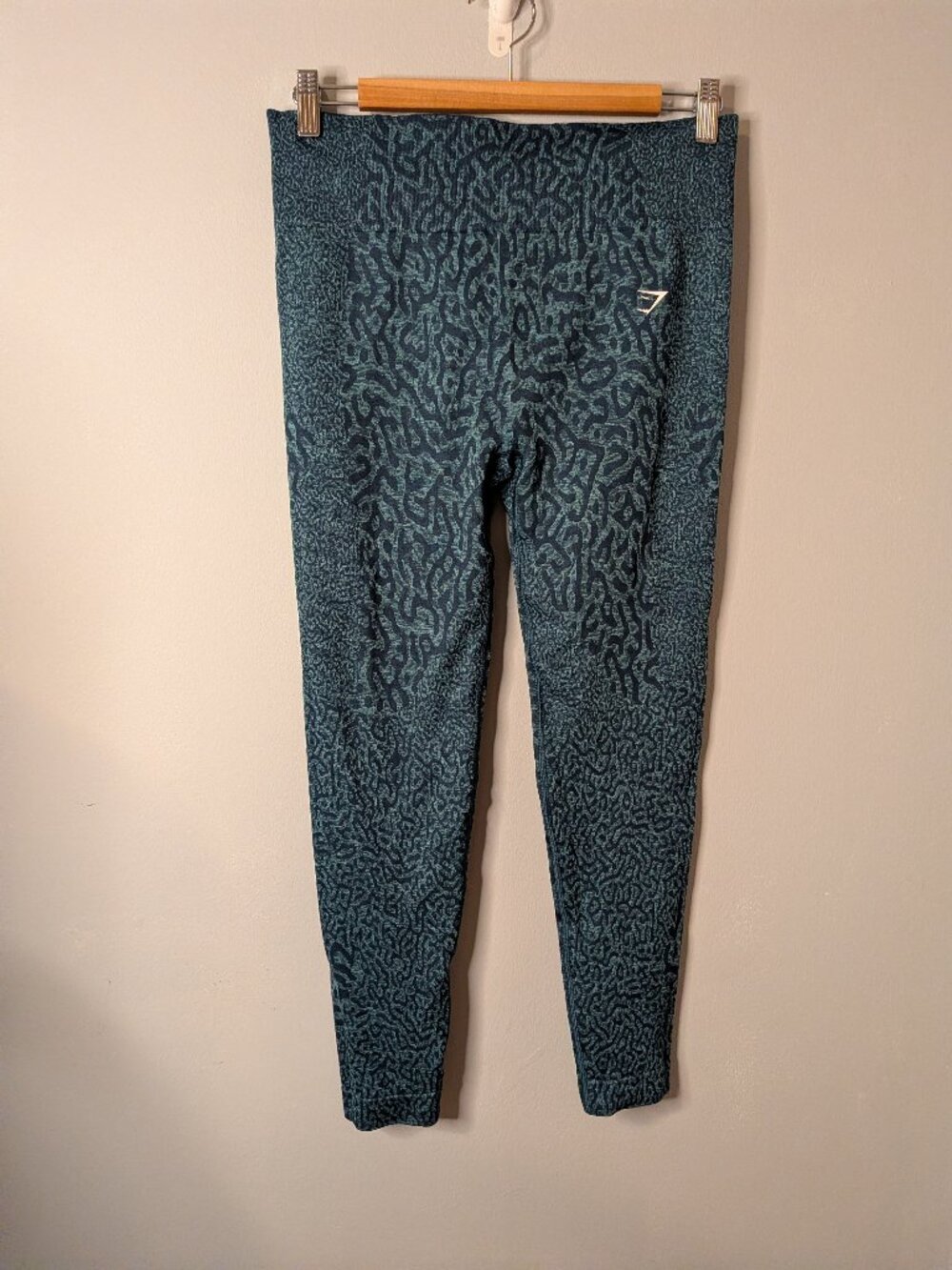 Women’s Gymshark Adapt Animal Leggings Teal CrossFit Size XL Scrunch